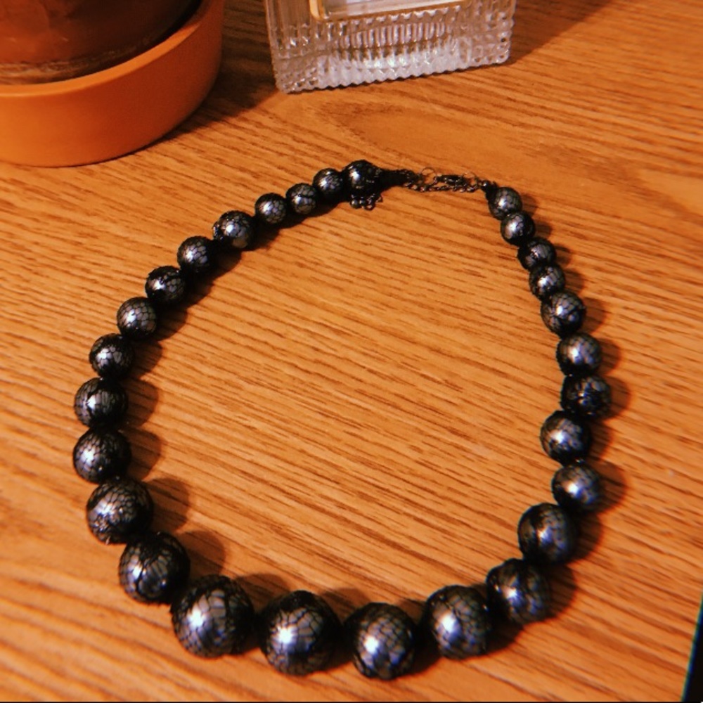 • pearl fishnet necklace • - Picture 3 of 5